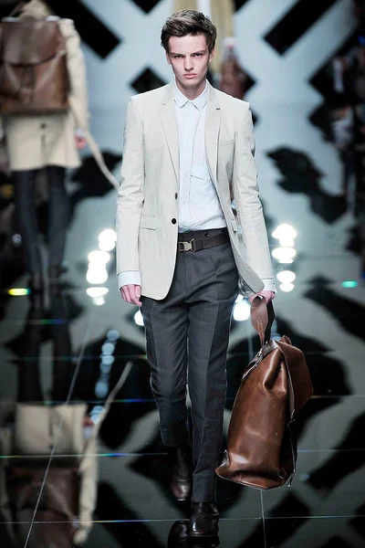 Look 24